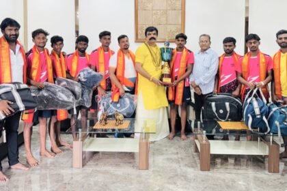 హాకీ విజేత నల్గొండ జట్టుకు సన్మానం